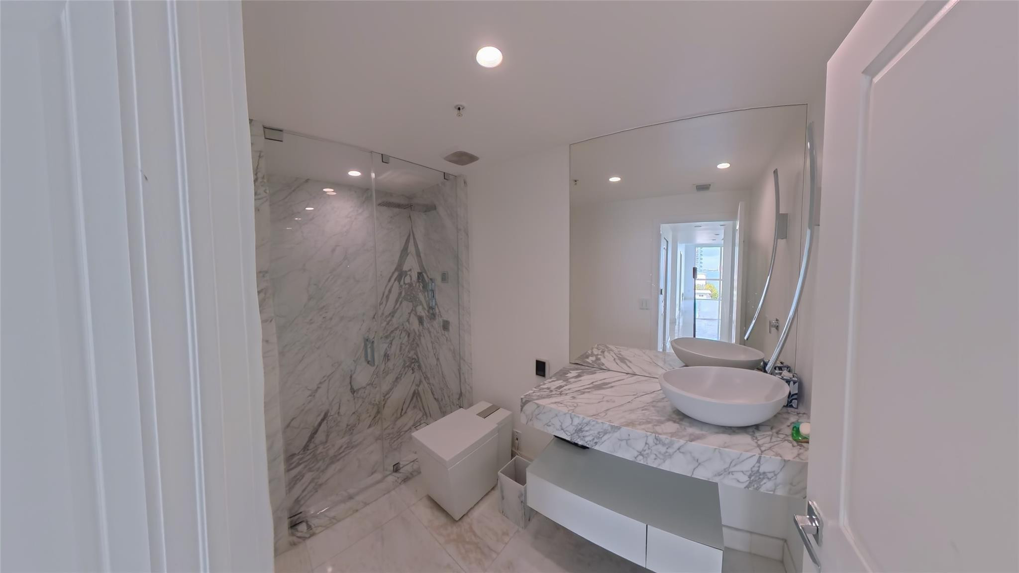 7910 Harbor Is #805 North Bay Village, FL 33141