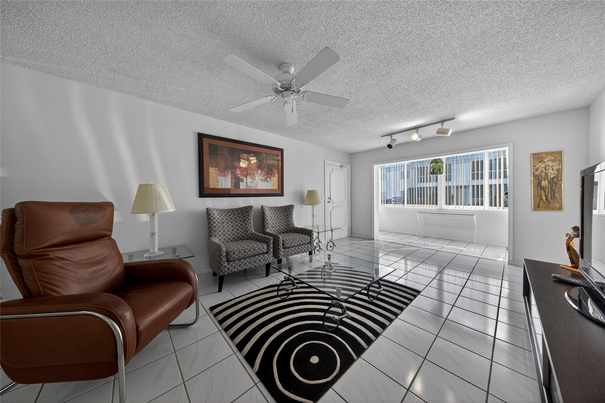6253 Bay Clb #1