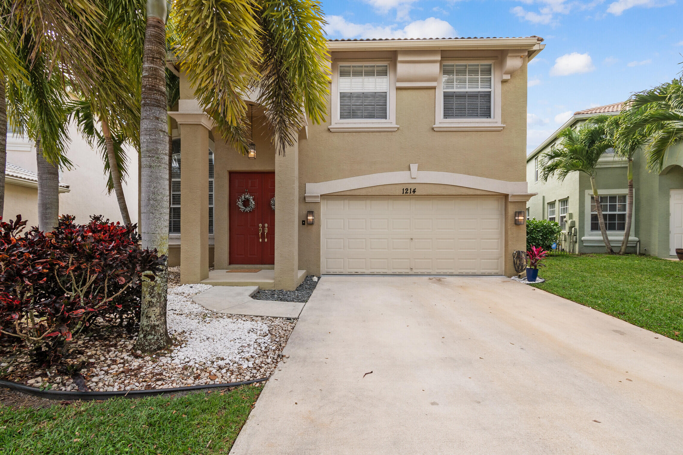 1214 Oakwater Dr
