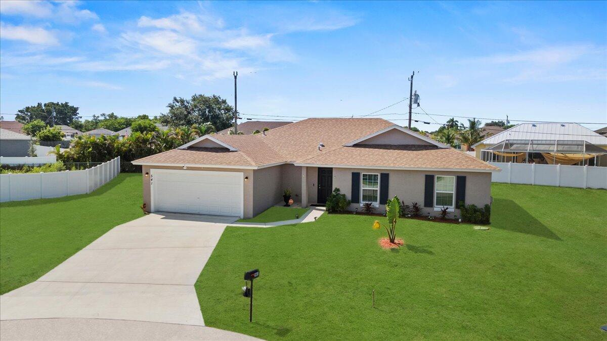 541 SW Nadell Ct