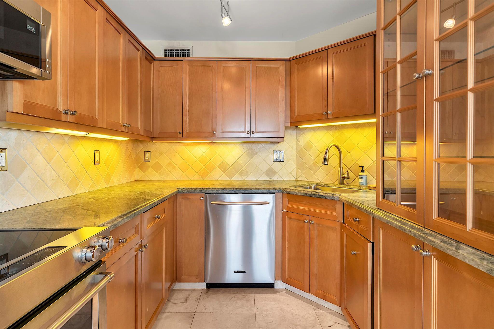 image Marine Tower Condo29