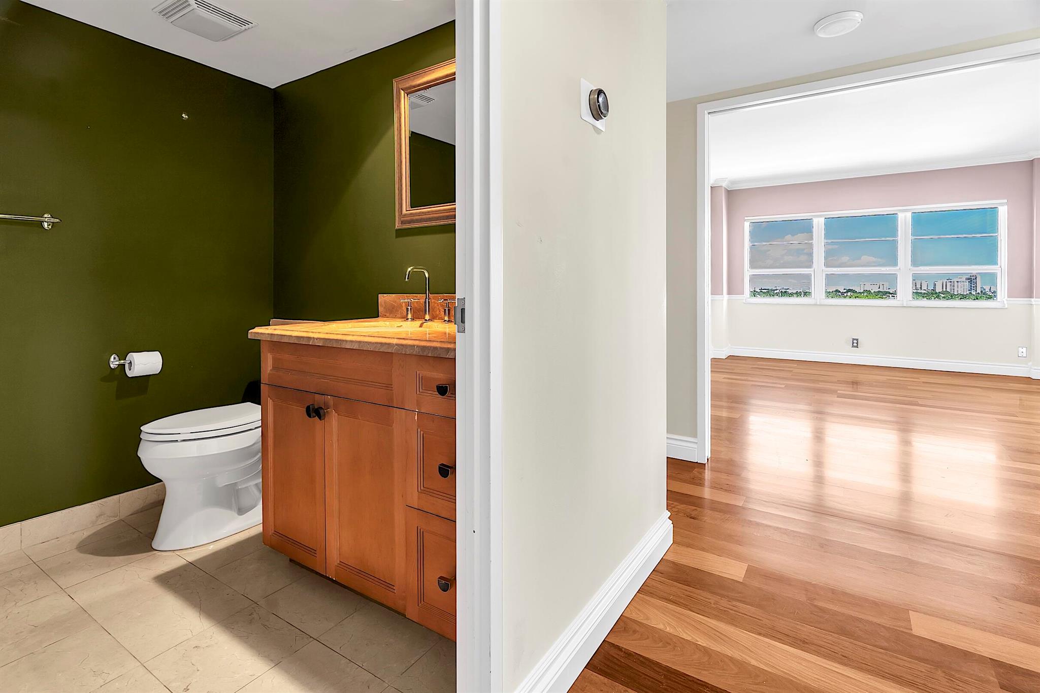 image Marine Tower Condo46