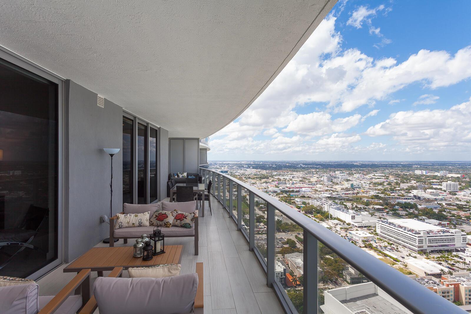 image Aria On The Bay Condo5