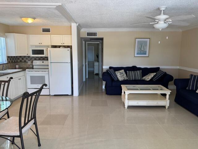 222 Kent M