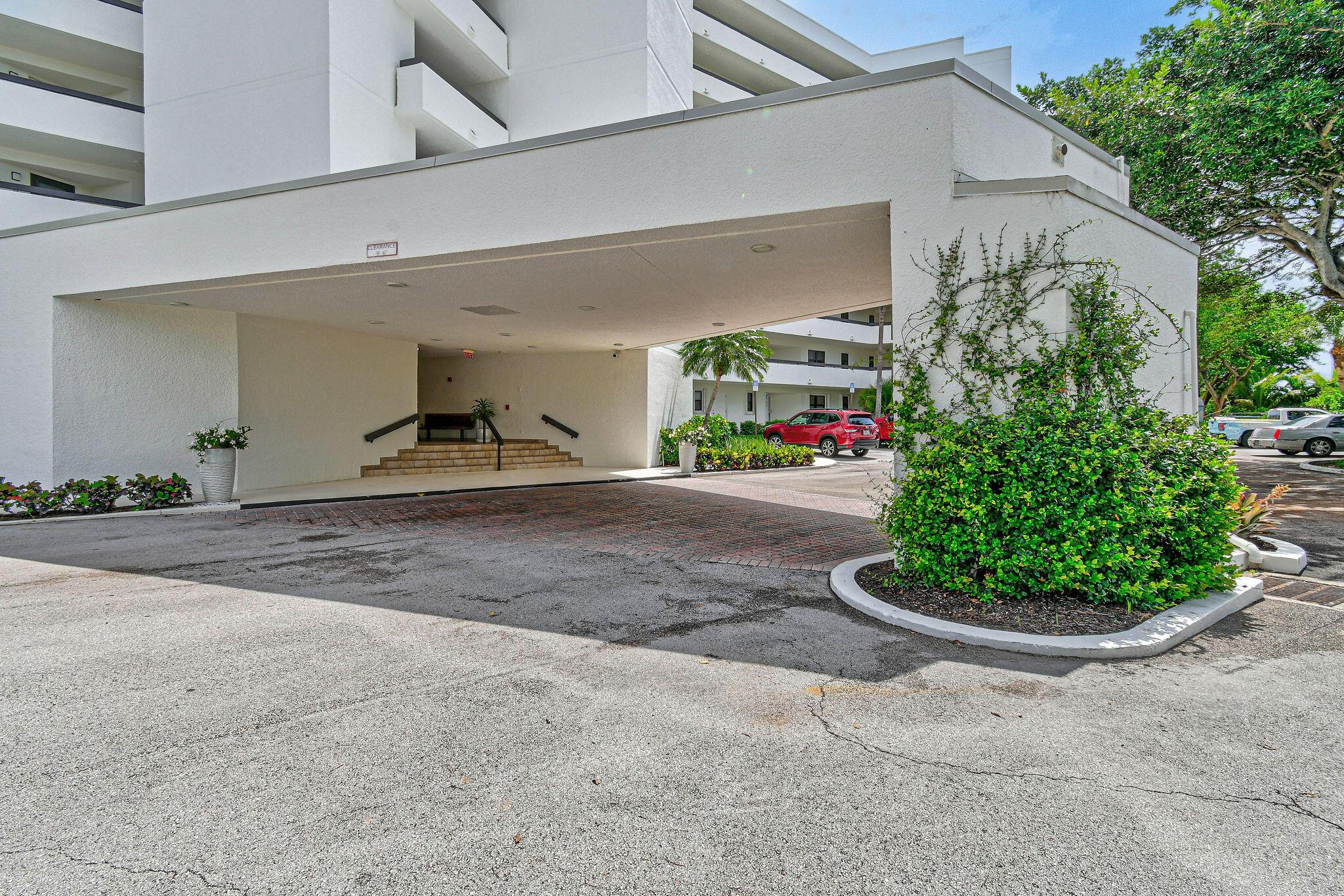 19800 Sandpointe Bay Dr #108 Tequesta, FL 33469