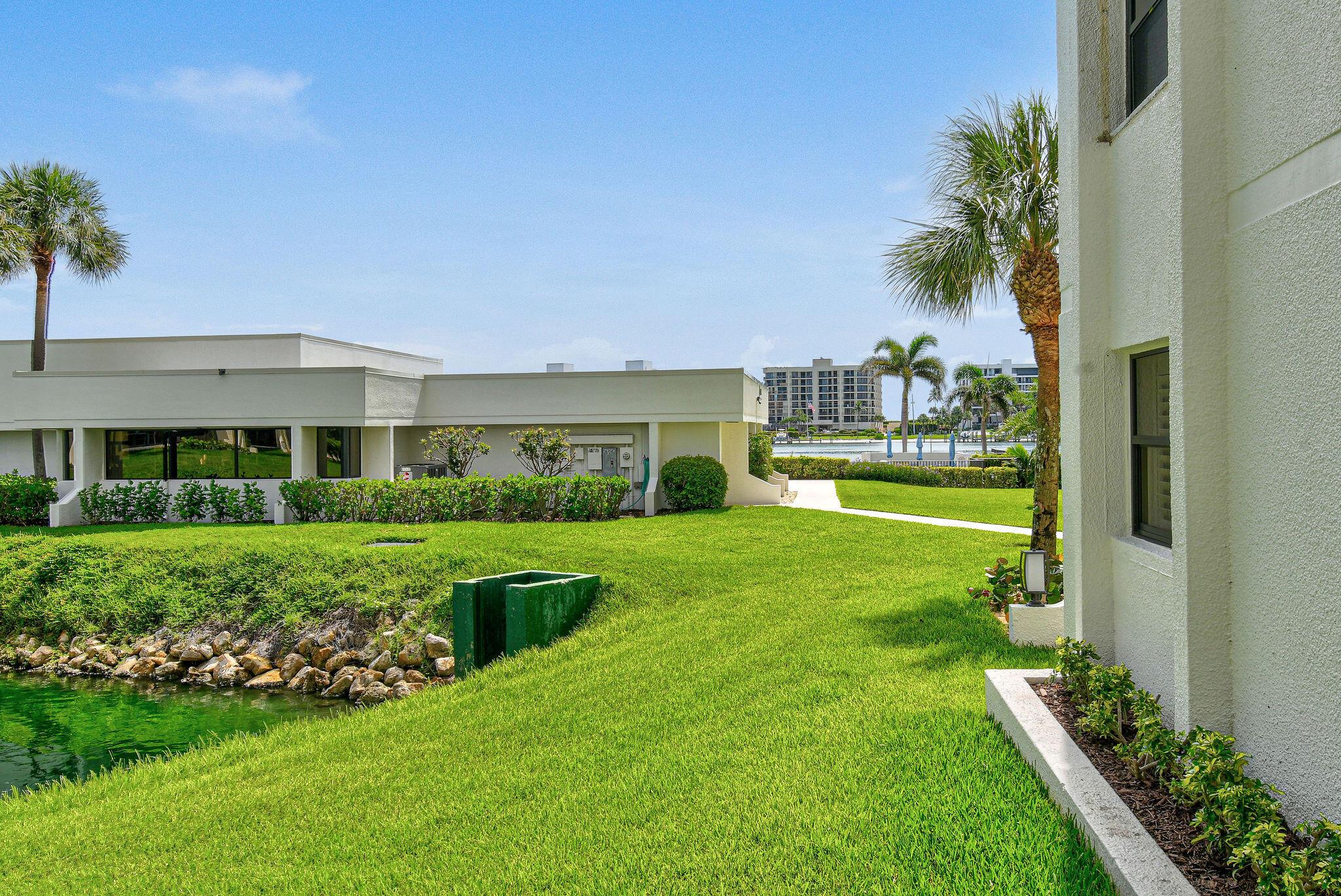 19800 Sandpointe Bay Dr #108 Tequesta, FL 33469