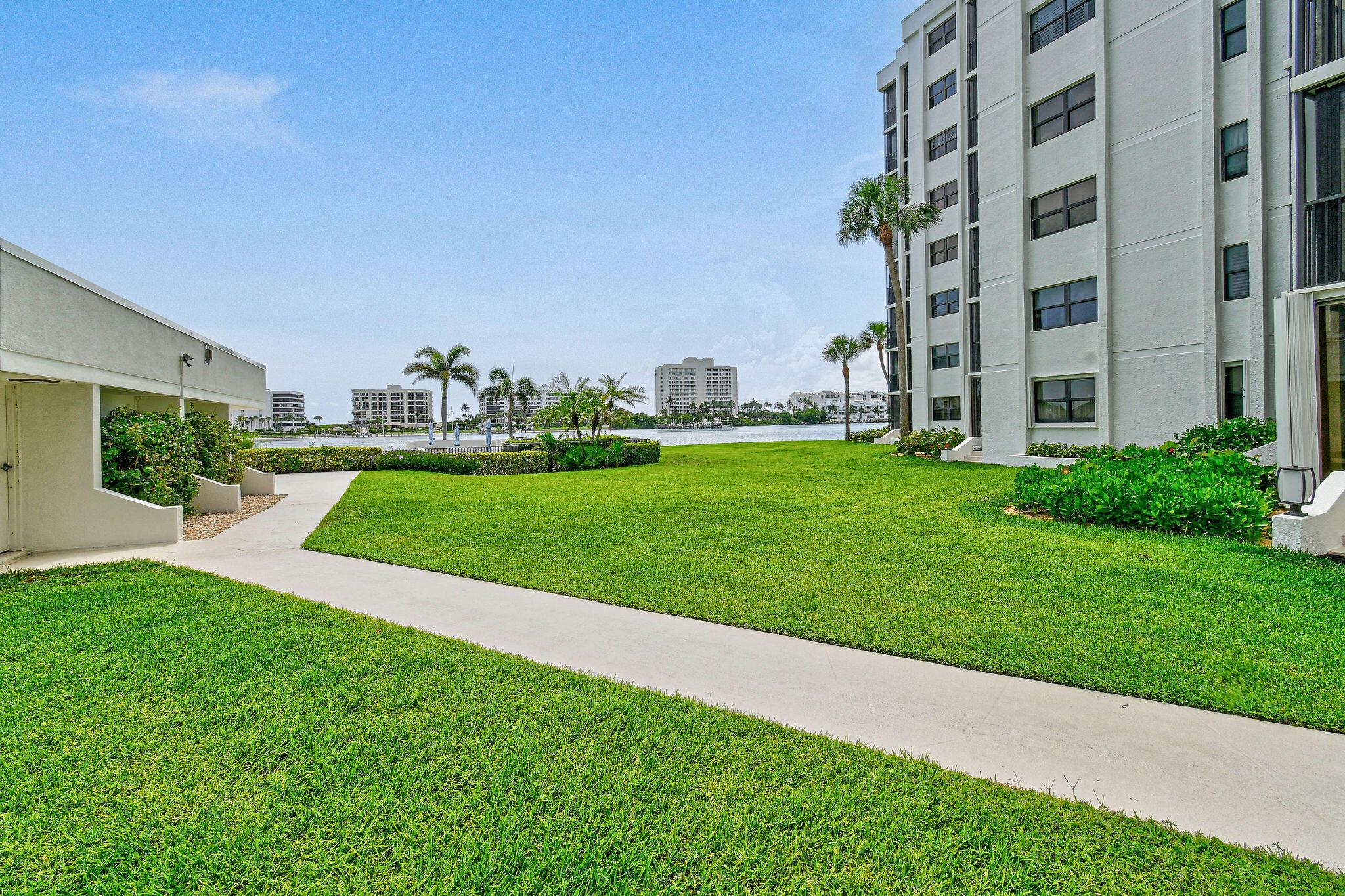 19800 Sandpointe Bay Dr #108 Tequesta, FL 33469