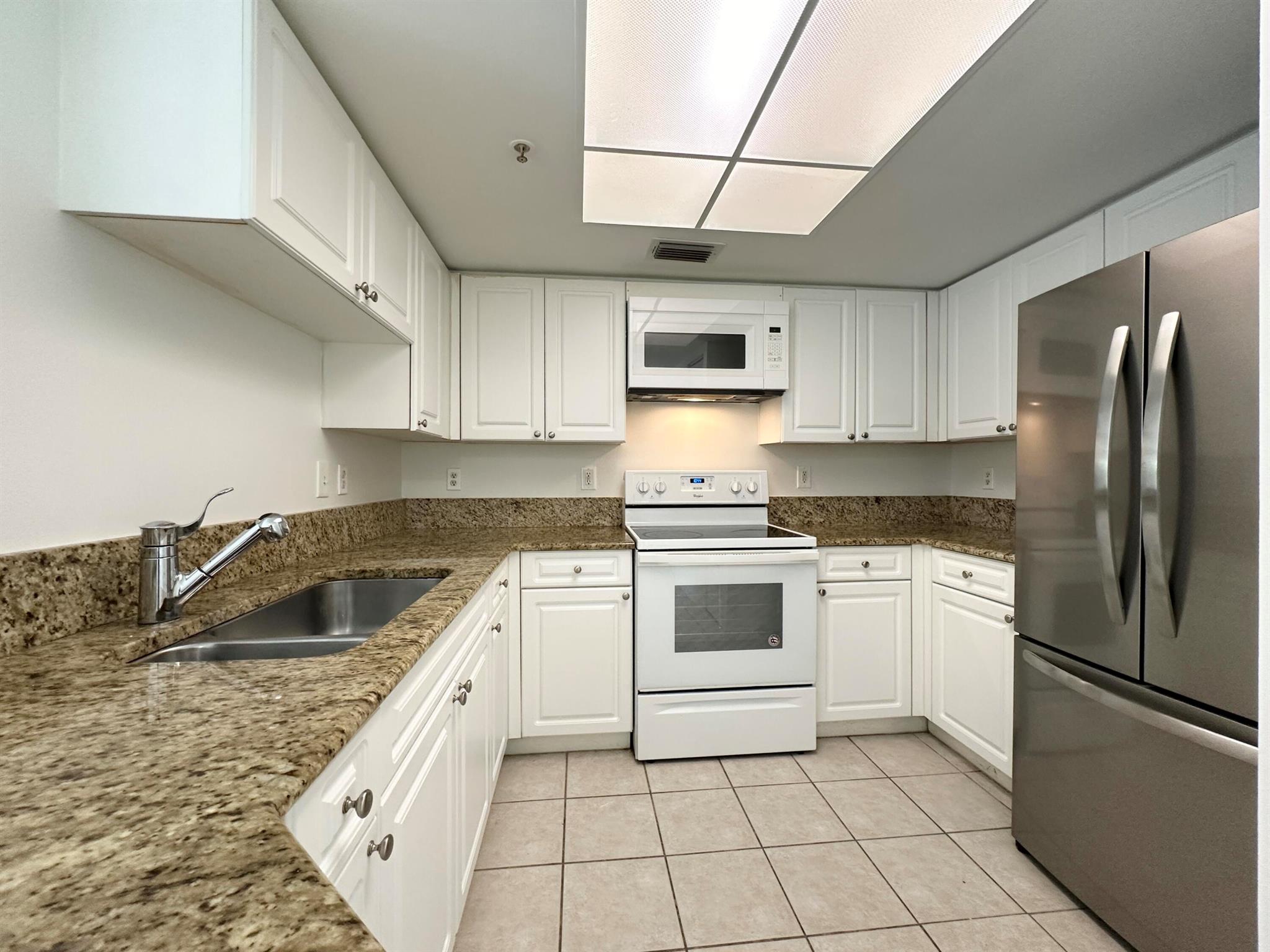 300 Crestwood Ct #302
