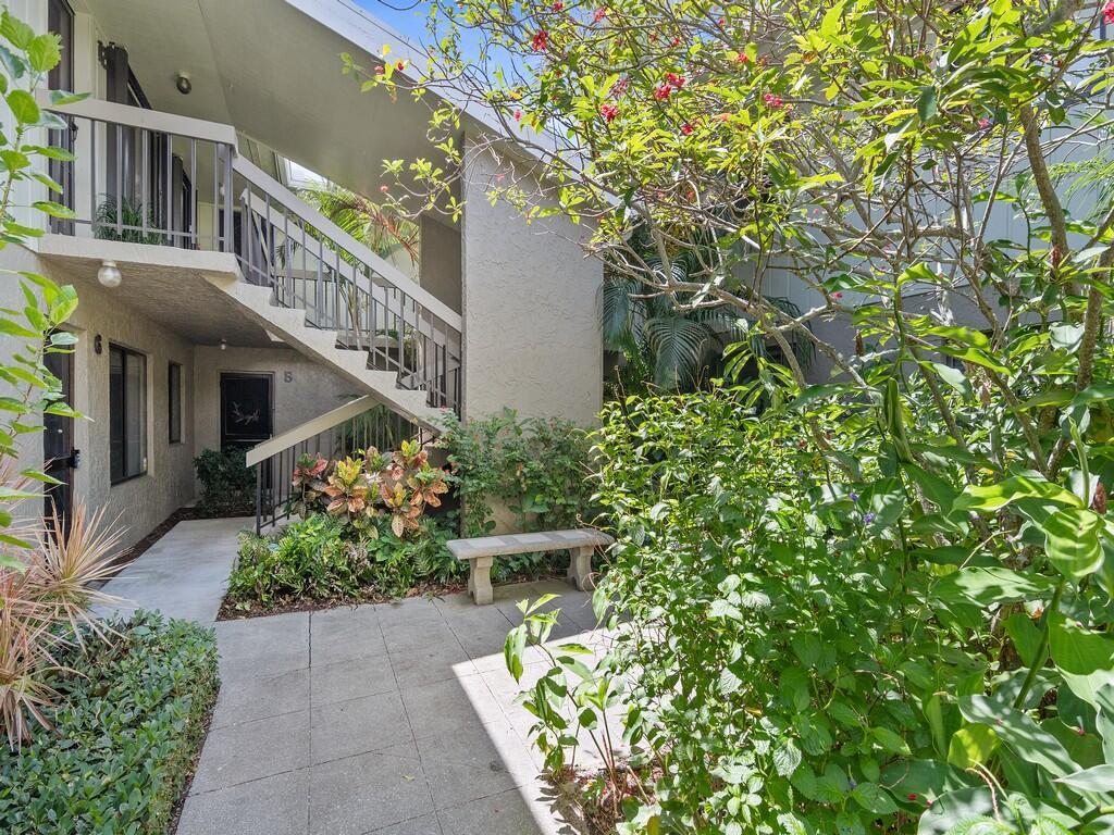 800 NW Fork Rd #10-6