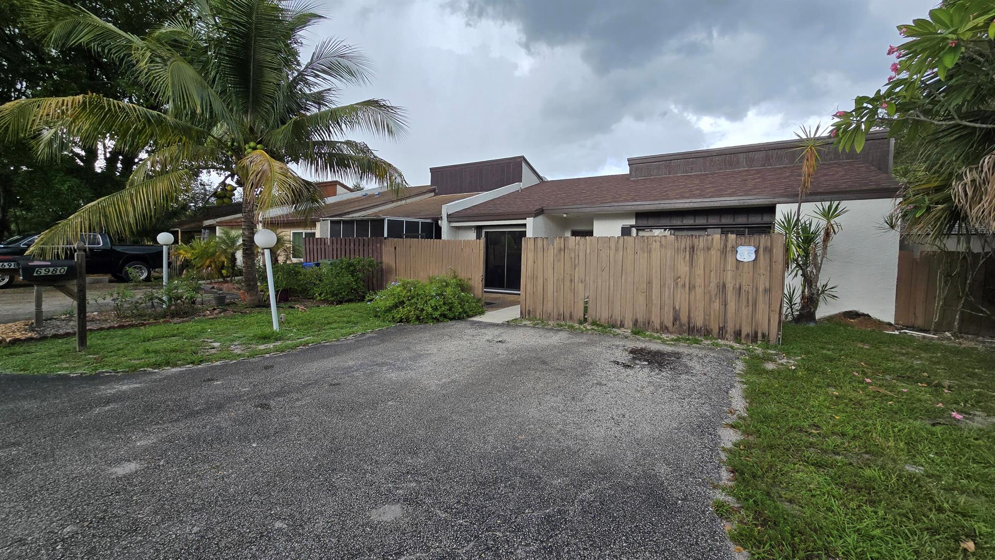 6980 NW 30th Ter