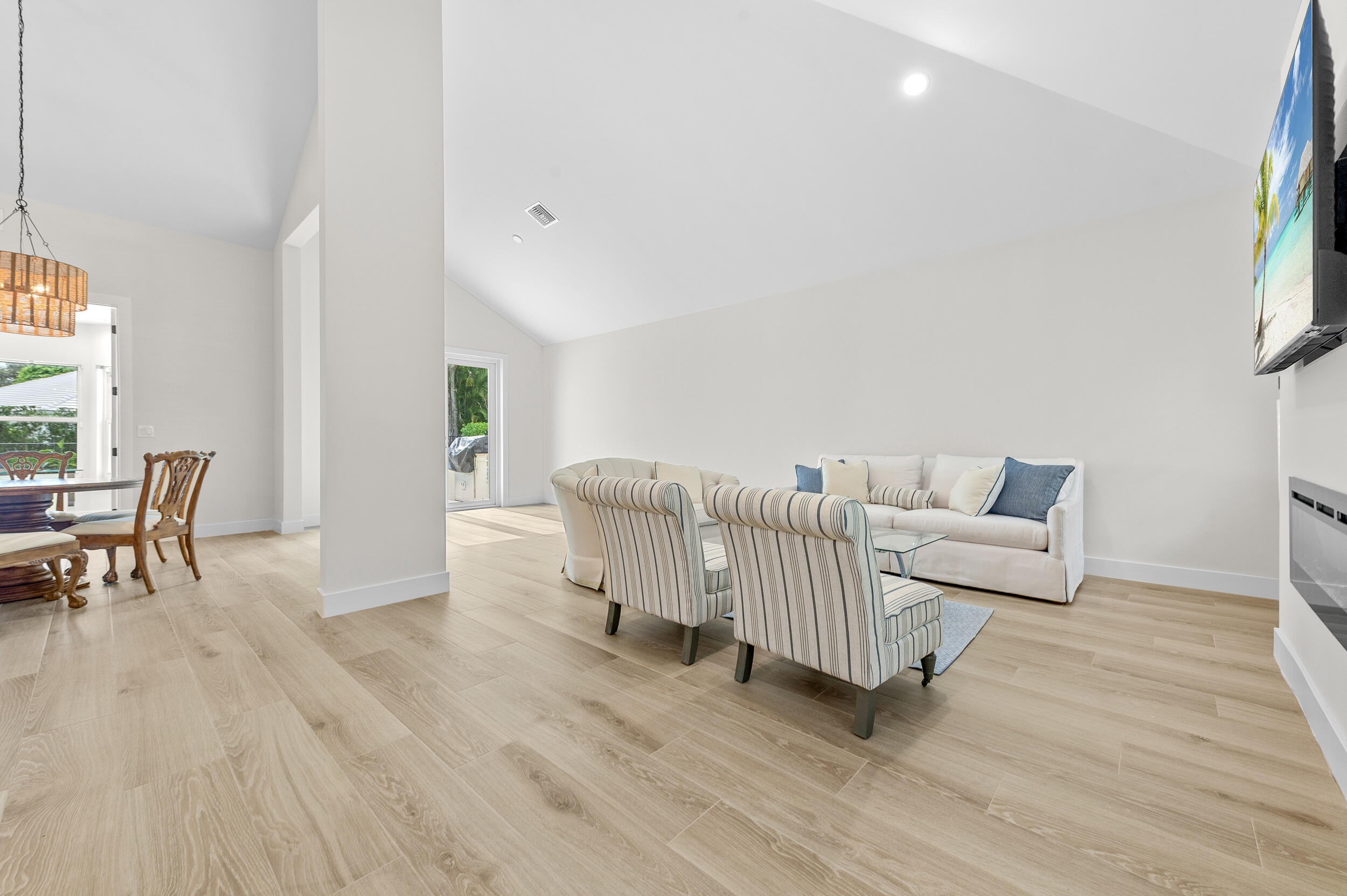 18433 SE Heritage Tequesta, FL 33469