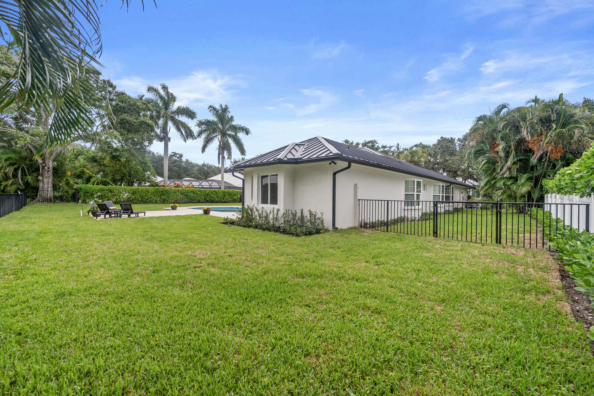 18433 SE Heritage Tequesta, FL 33469