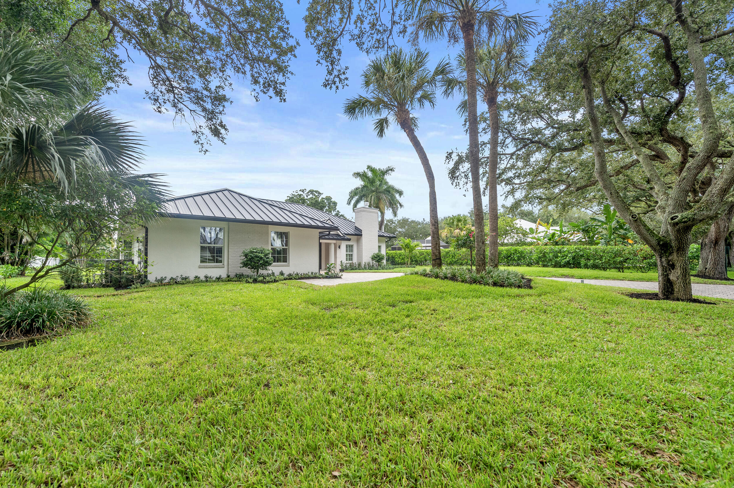 18433 SE Heritage Tequesta, FL 33469
