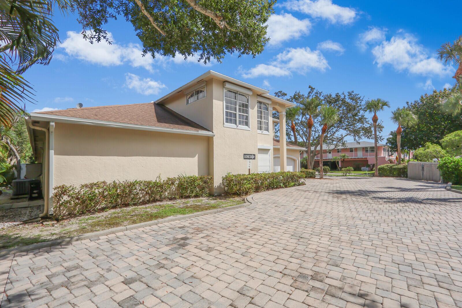 479 Tequesta Dr #1 Tequesta, FL 33469