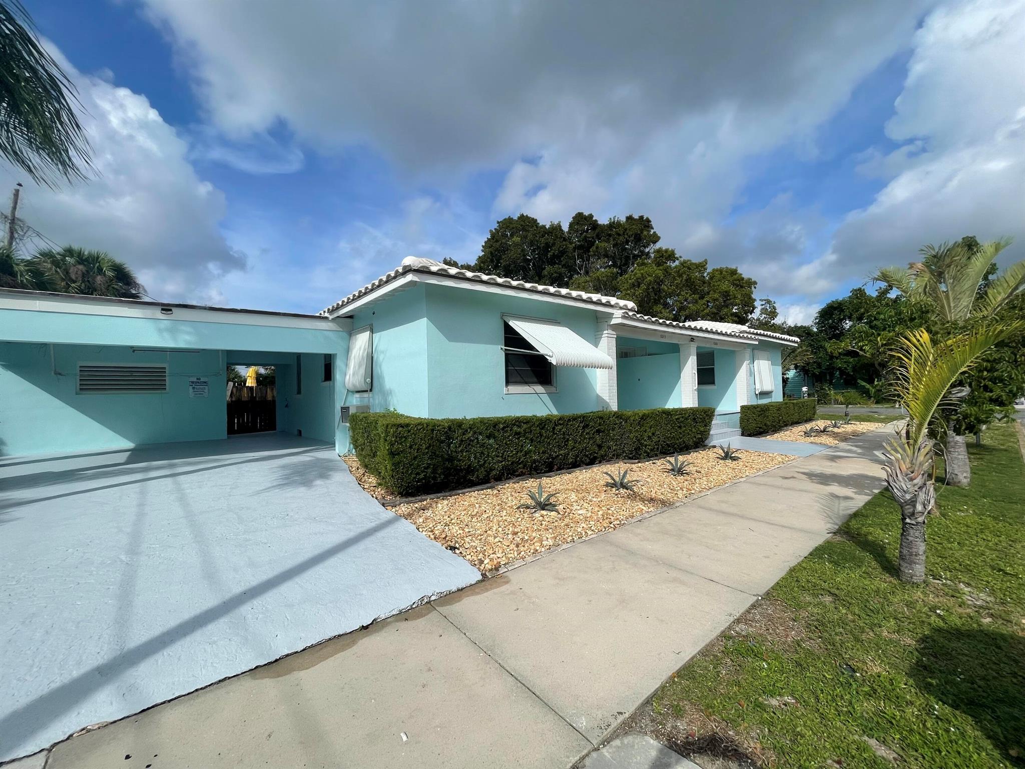 5213 Spruce Ave #5215