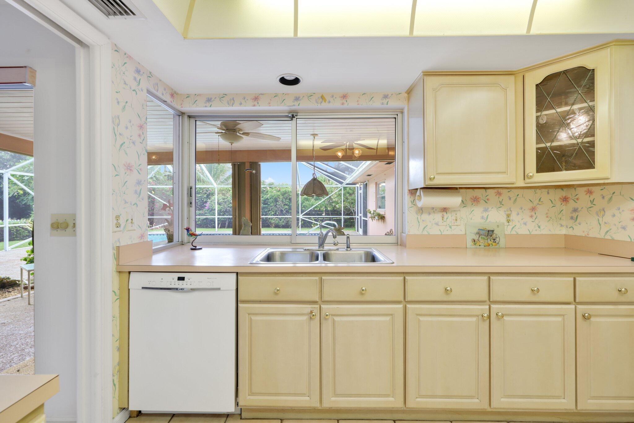 73 Fairview Tequesta, FL 33469