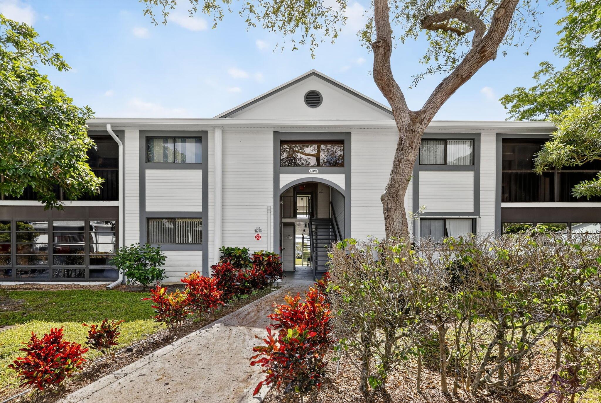 15453 Lakes Of Delray Blvd #207