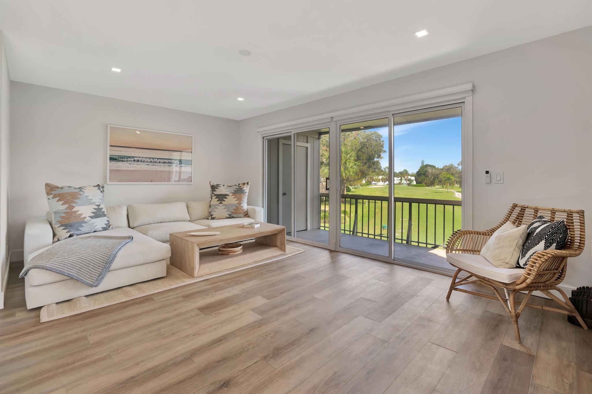 18419 SE Wood Hvn Ln #E Jupiter, FL 33469