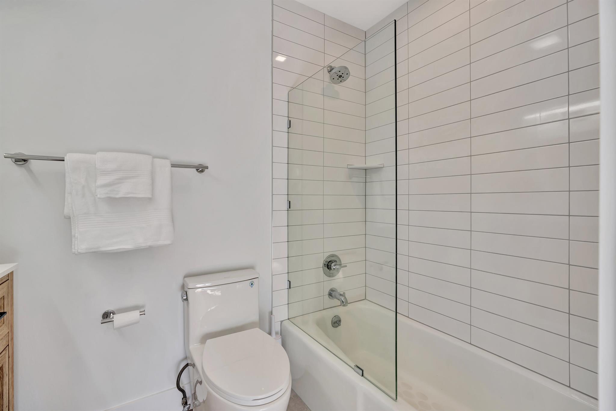 18419 SE Wood Hvn Ln #E Jupiter, FL 33469