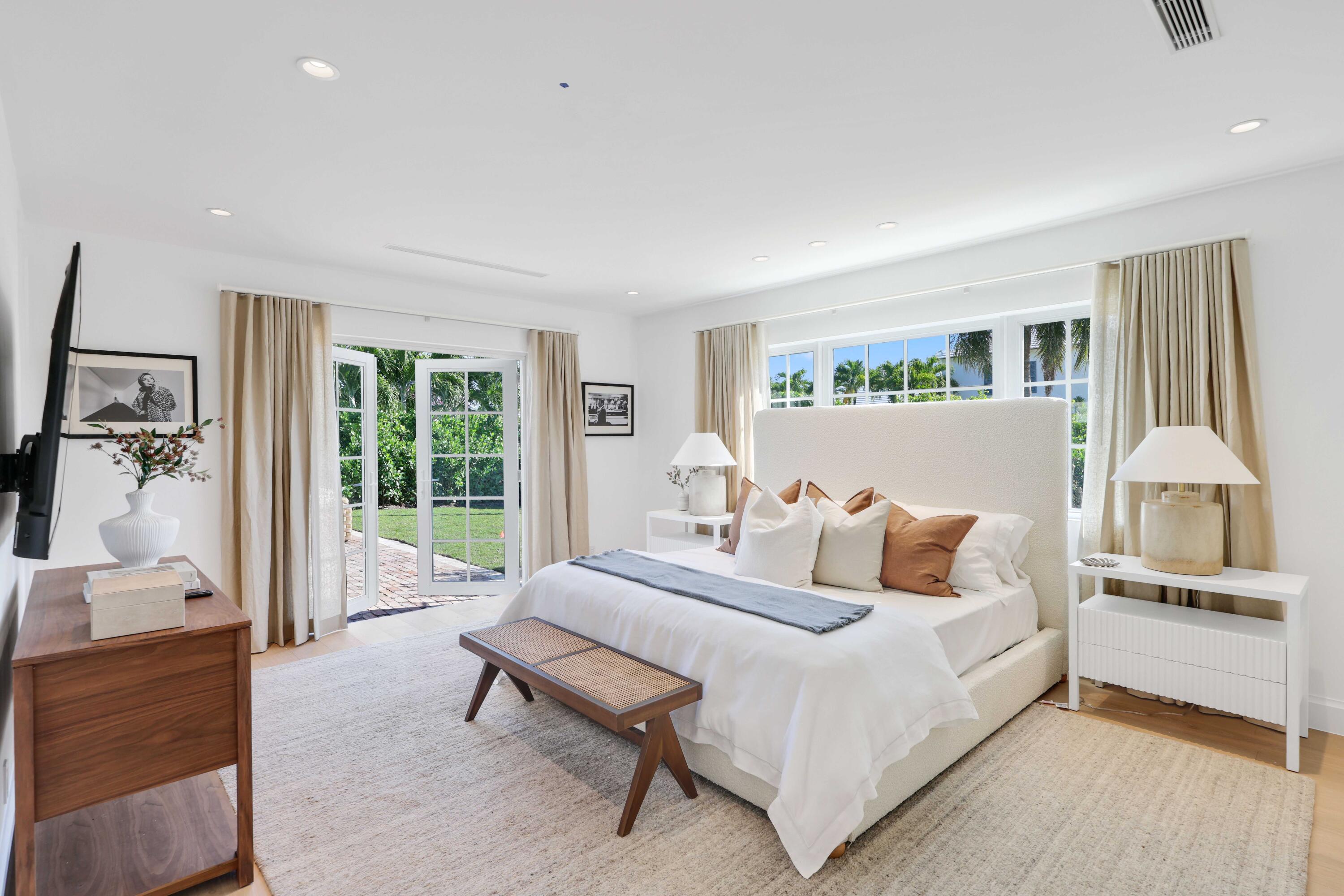 257 Via Linda Palm Beach, FL 33480