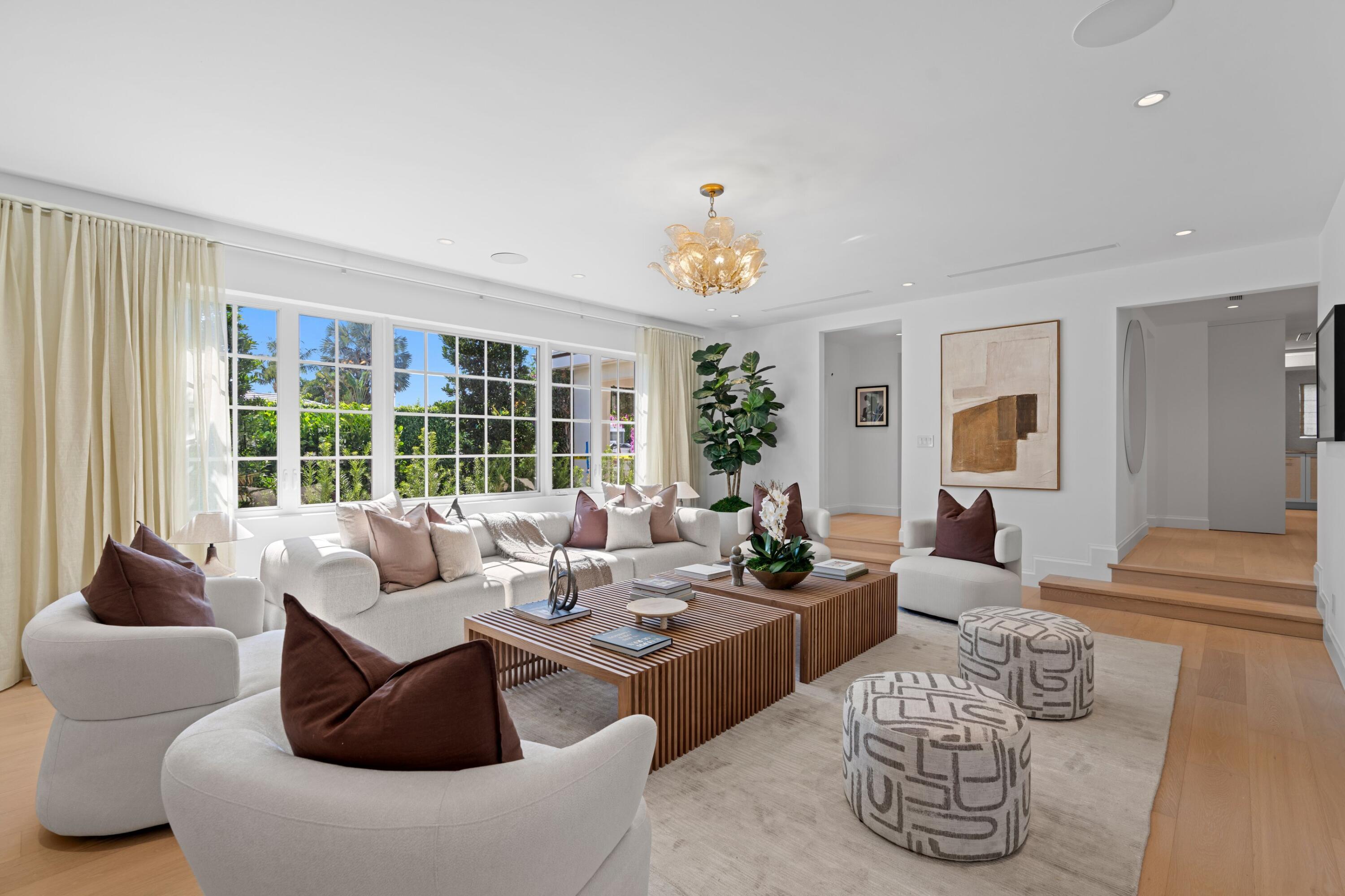 257 Via Linda Palm Beach, FL 33480