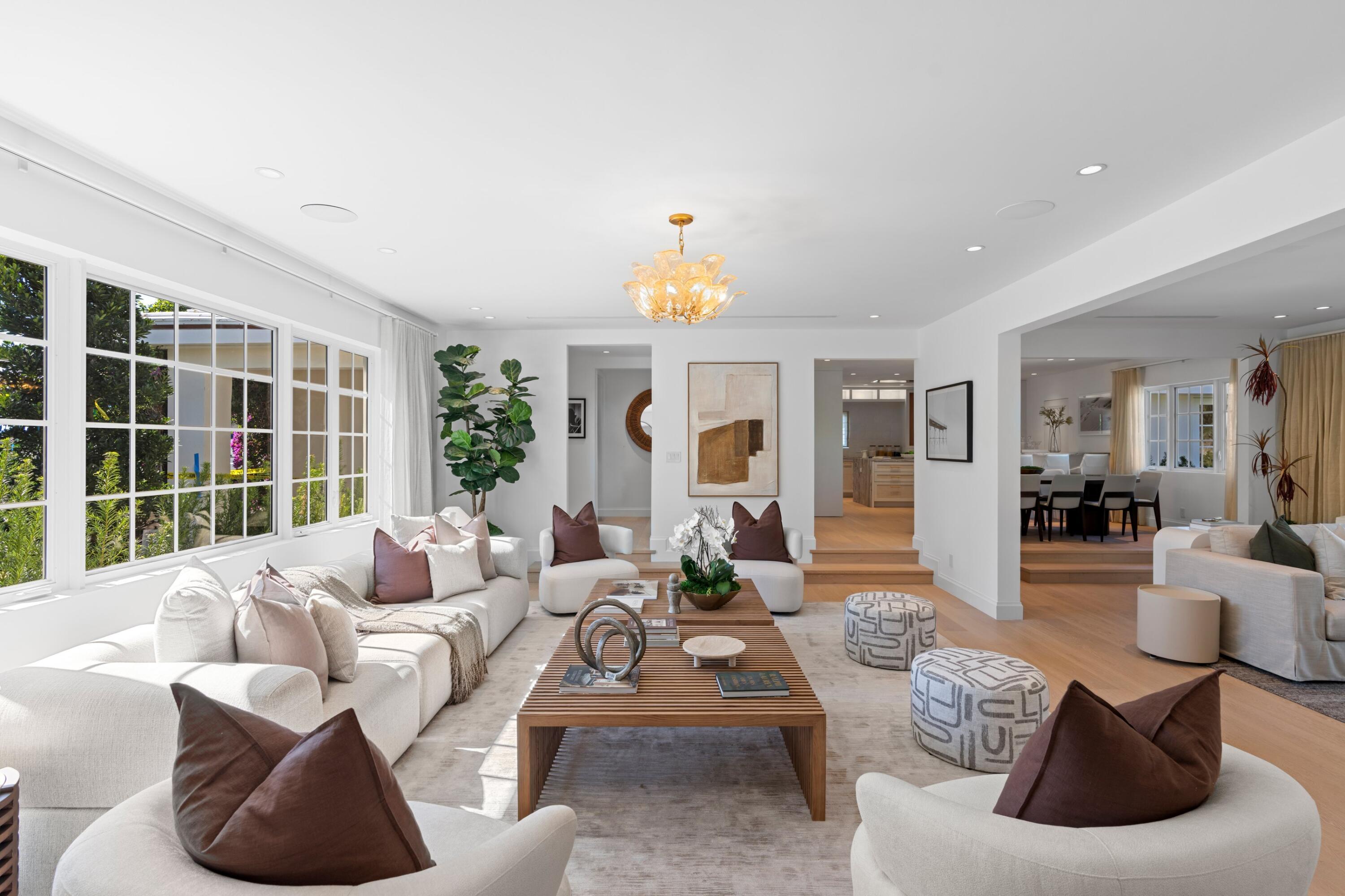 257 Via Linda Palm Beach, FL 33480