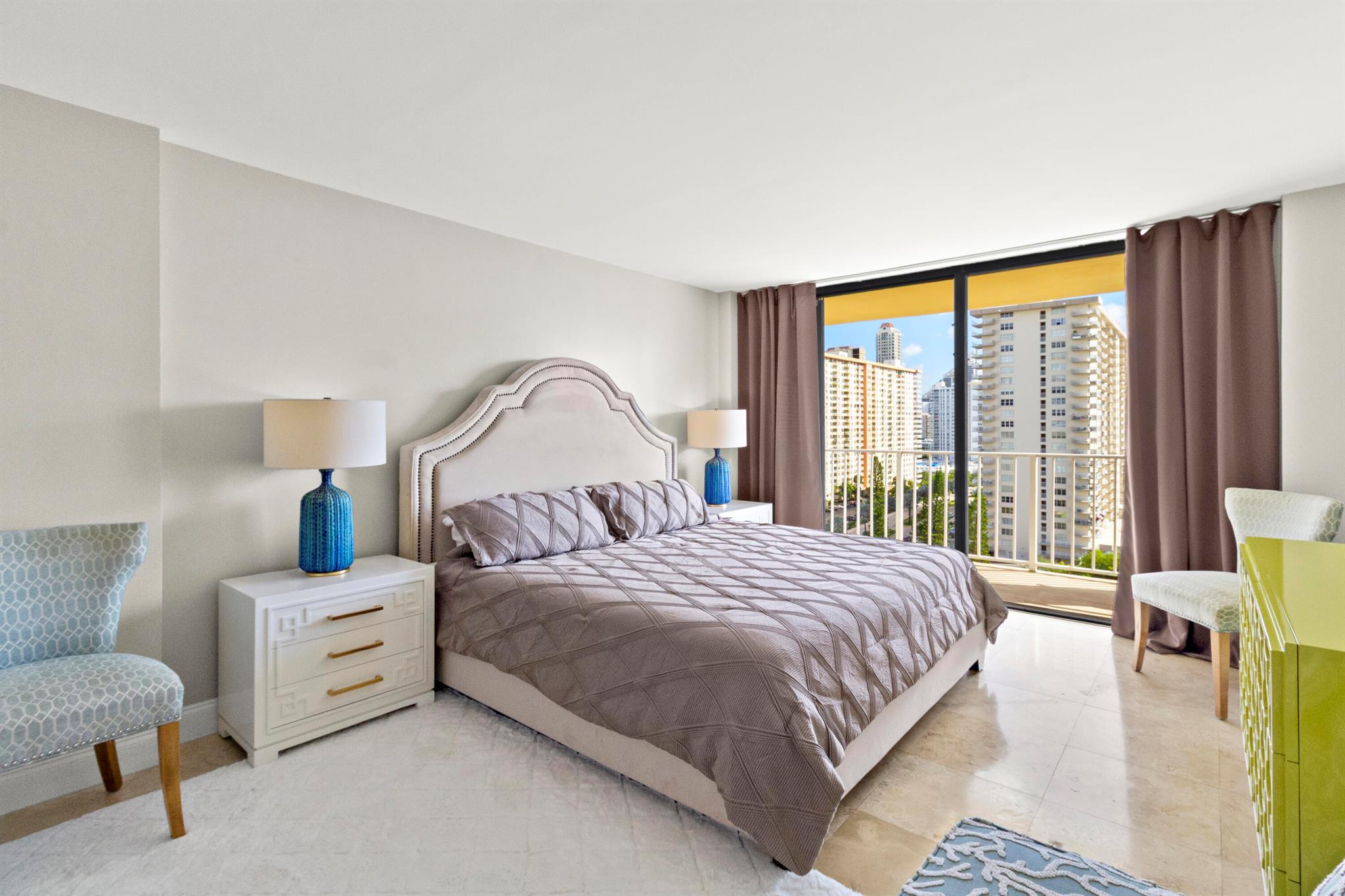 image Winston Towers 700 Condo16