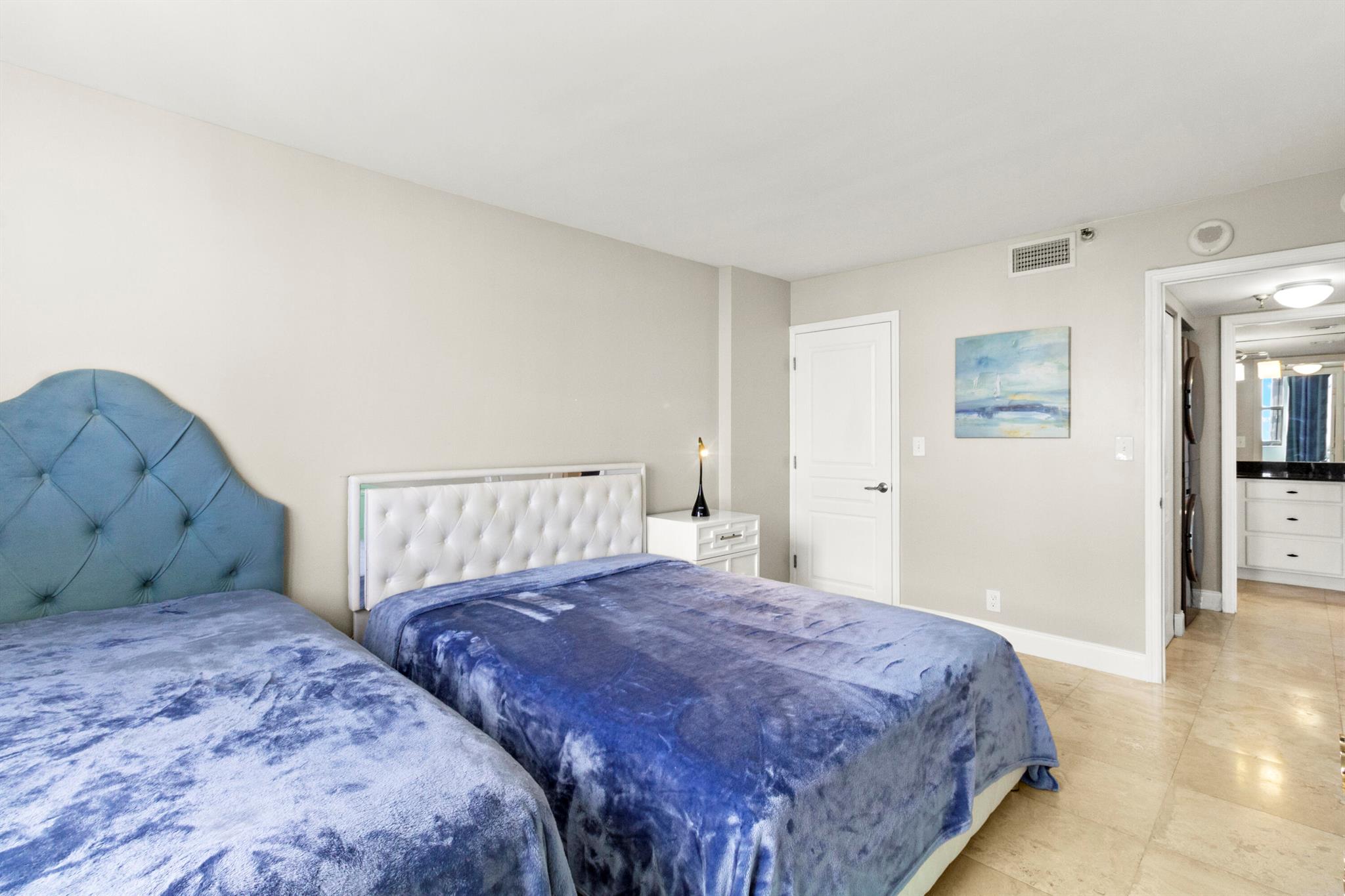 image Winston Towers 700 Condo26