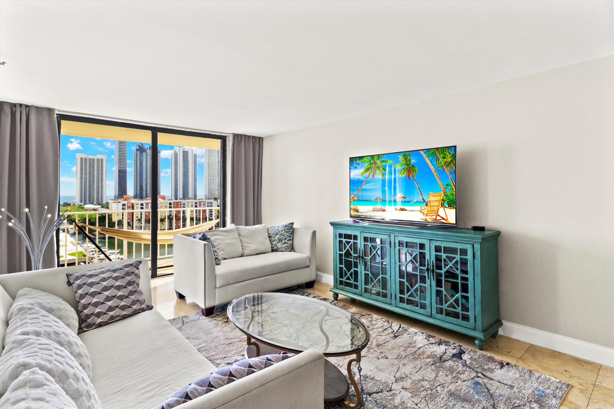 image Winston Towers 700 Condo2