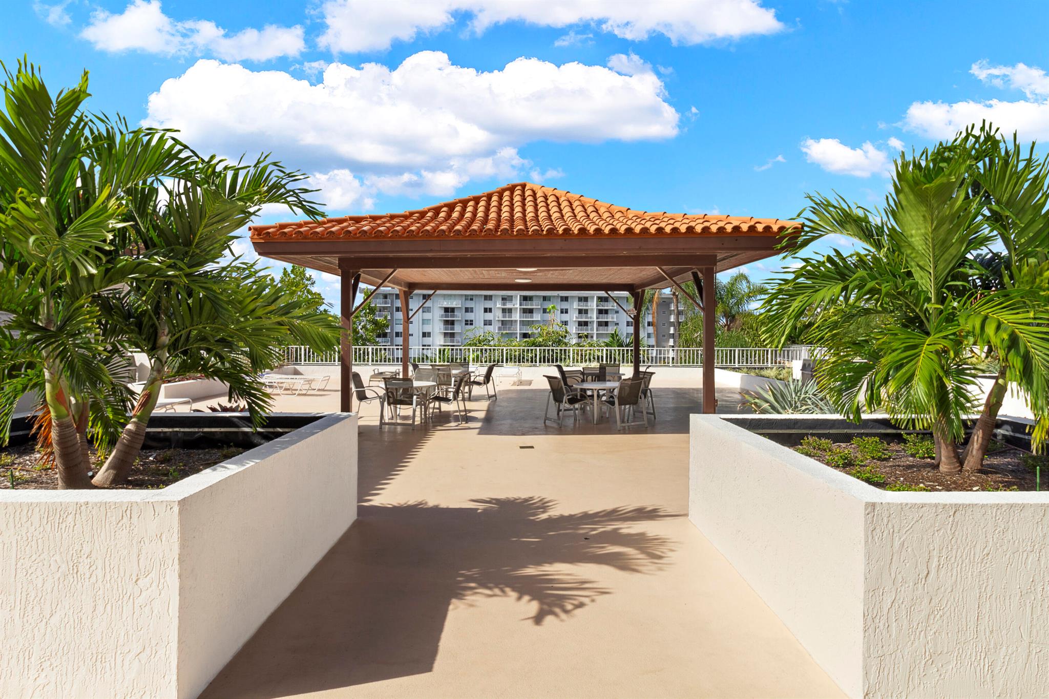 image Winston Towers 700 Condo35