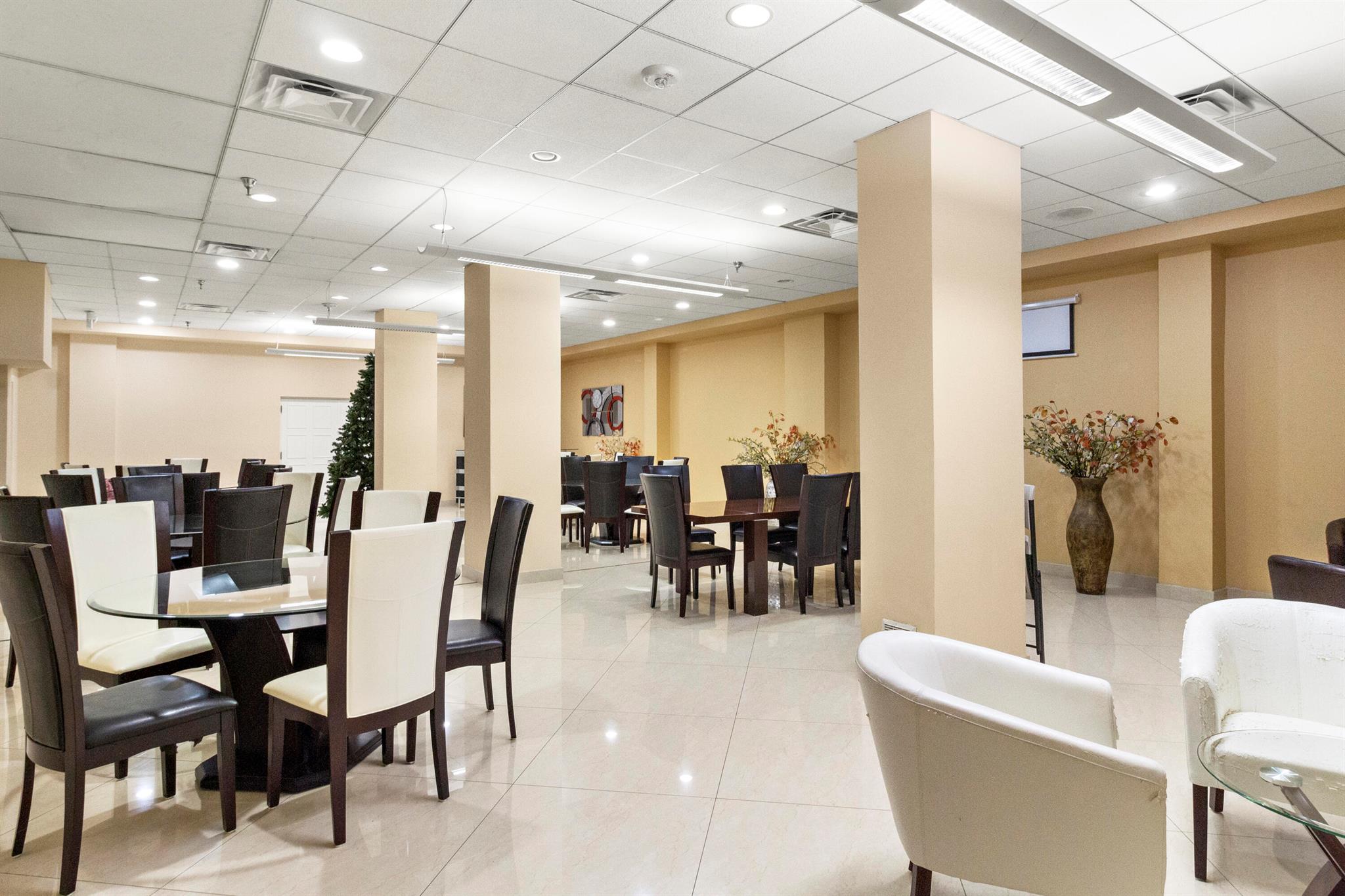 image Winston Towers 700 Condo36