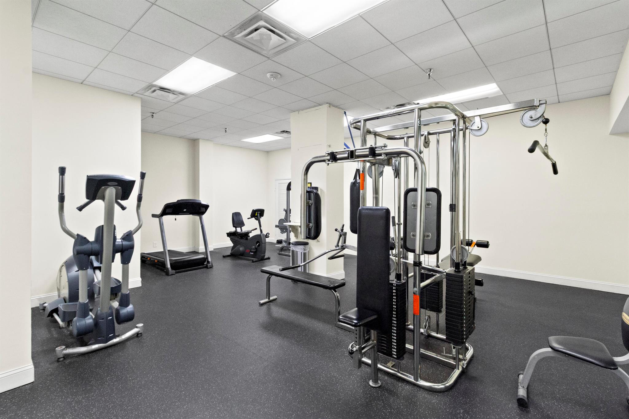 image Winston Towers 700 Condo37