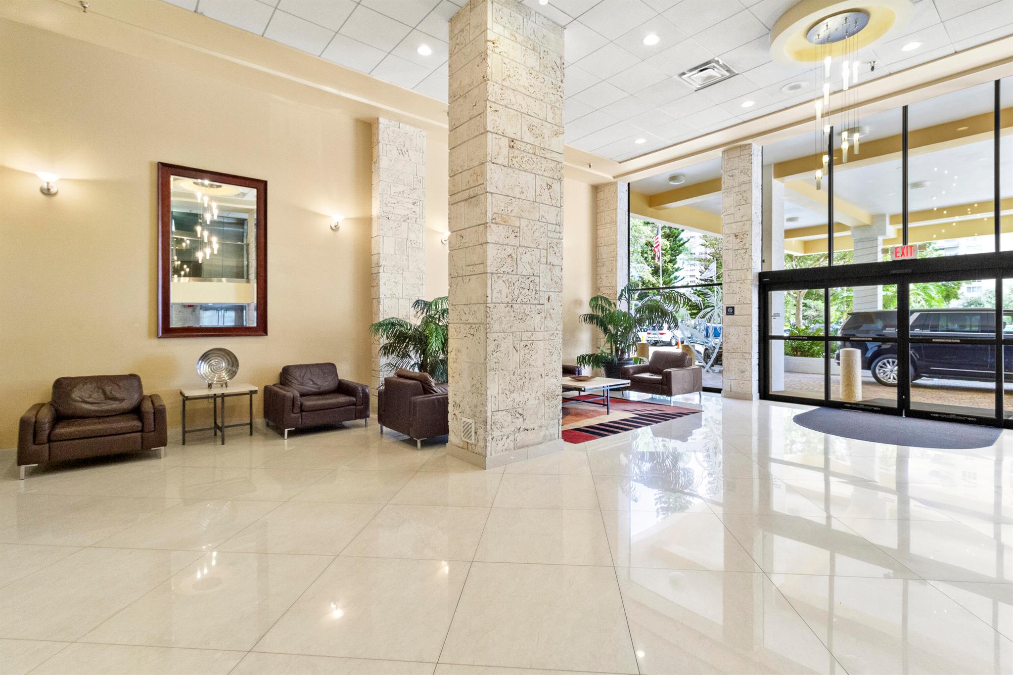 image Winston Towers 700 Condo41