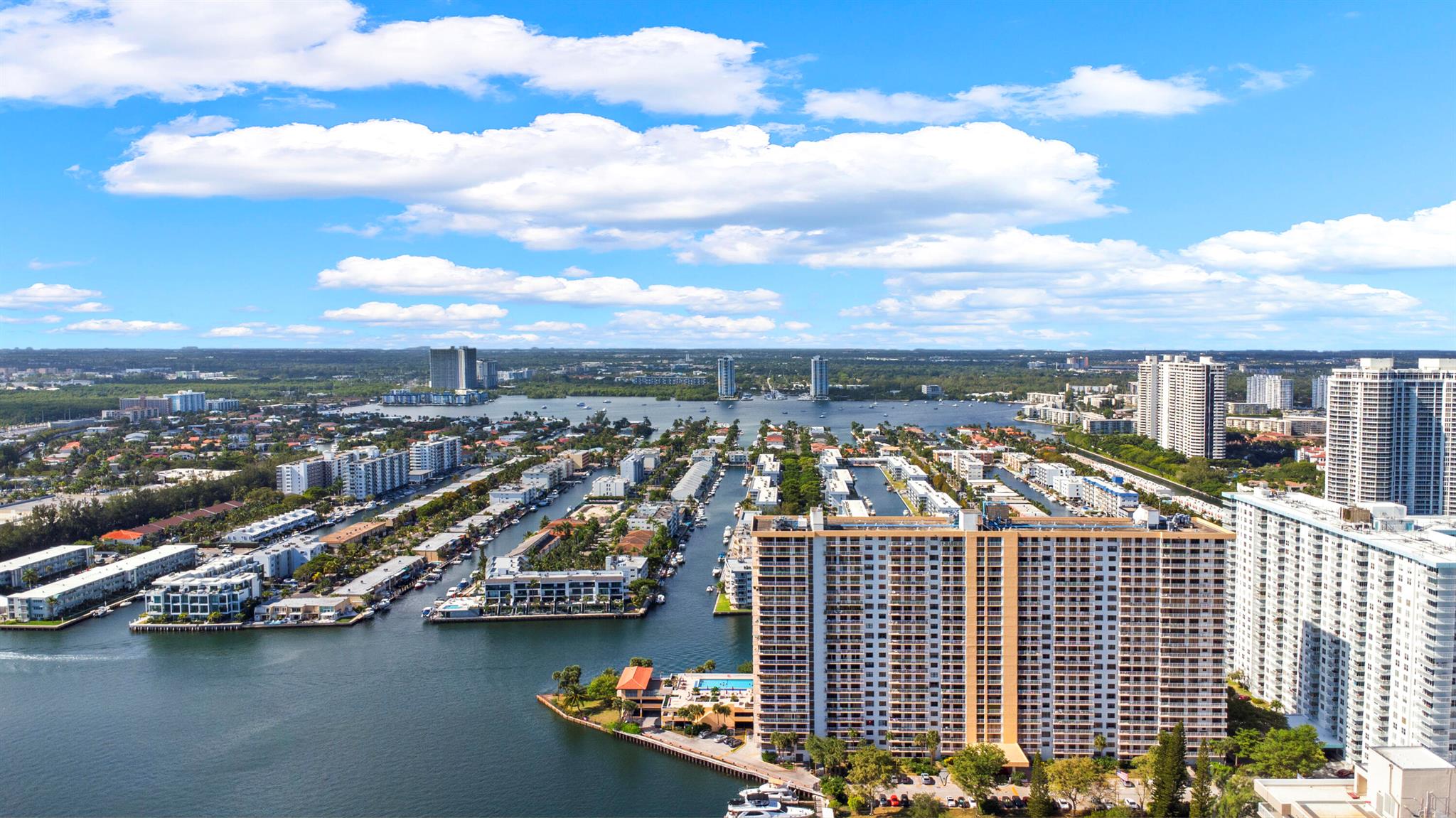 image Winston Towers 700 Condo45