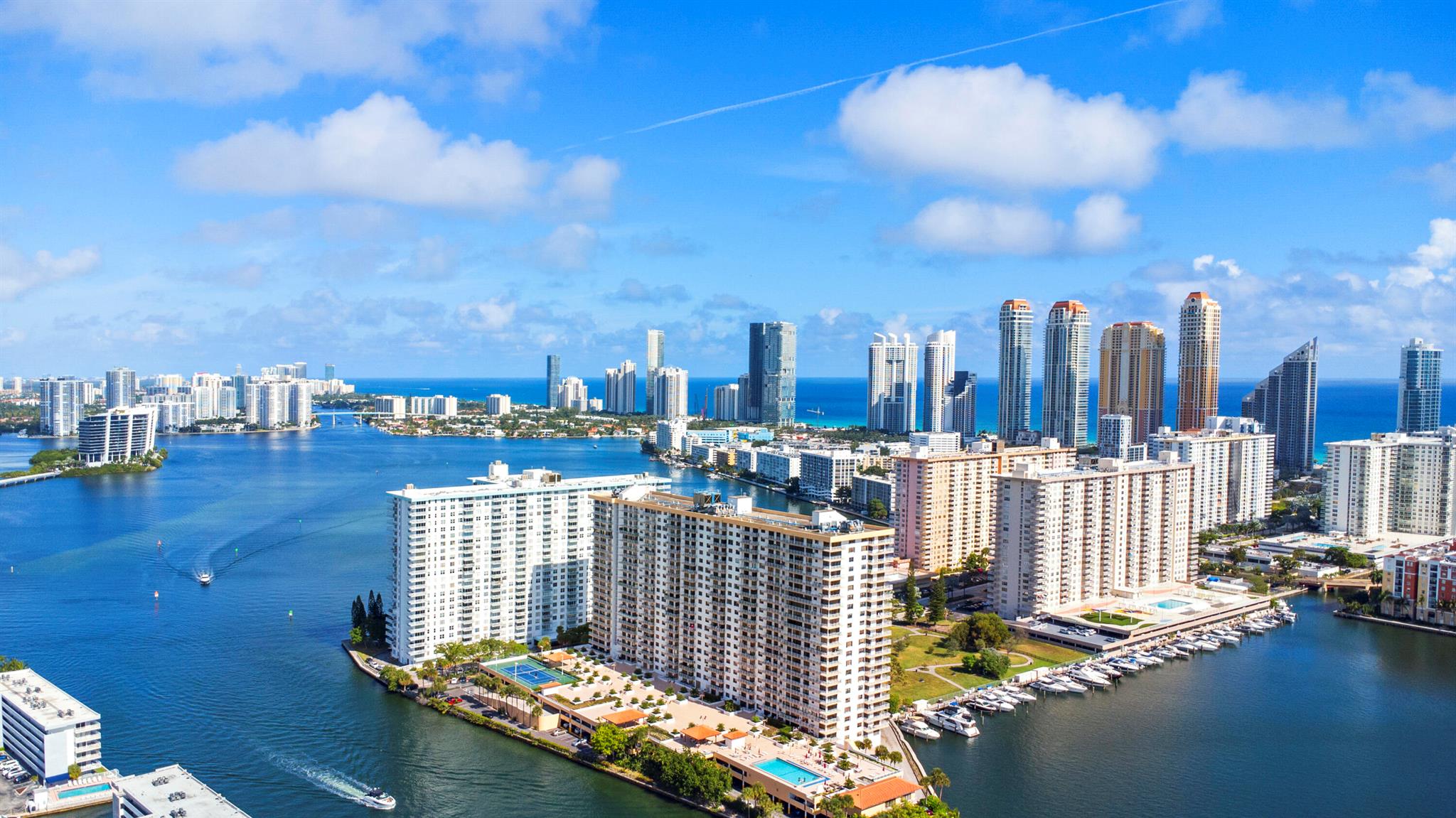 image Winston Towers 700 Condo46