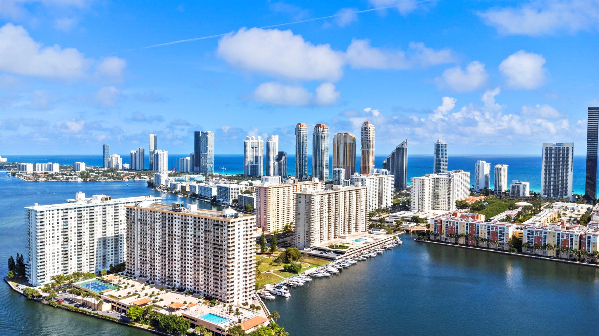 image Winston Towers 700 Condo47