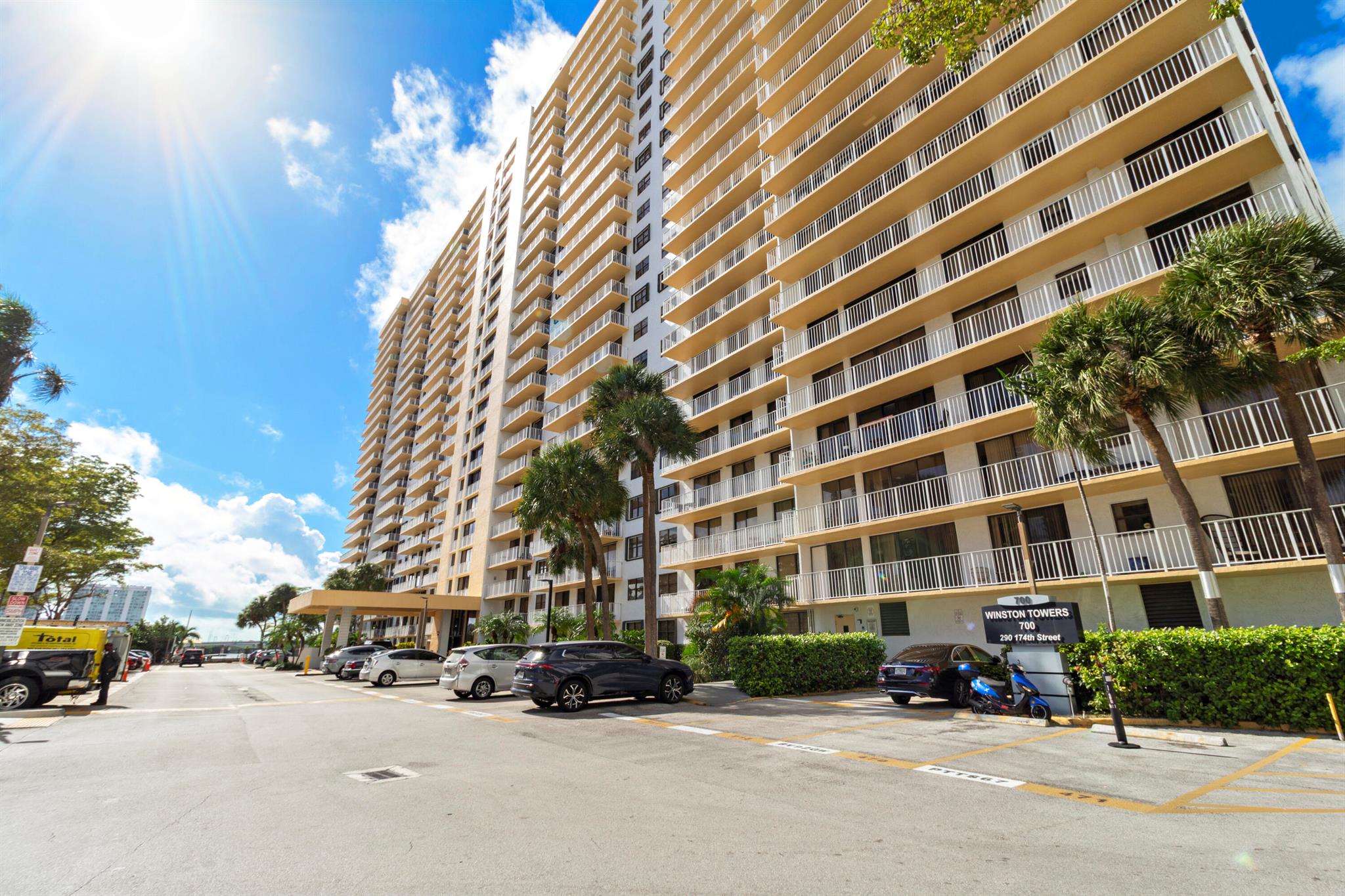 image Winston Towers 700 Condo48