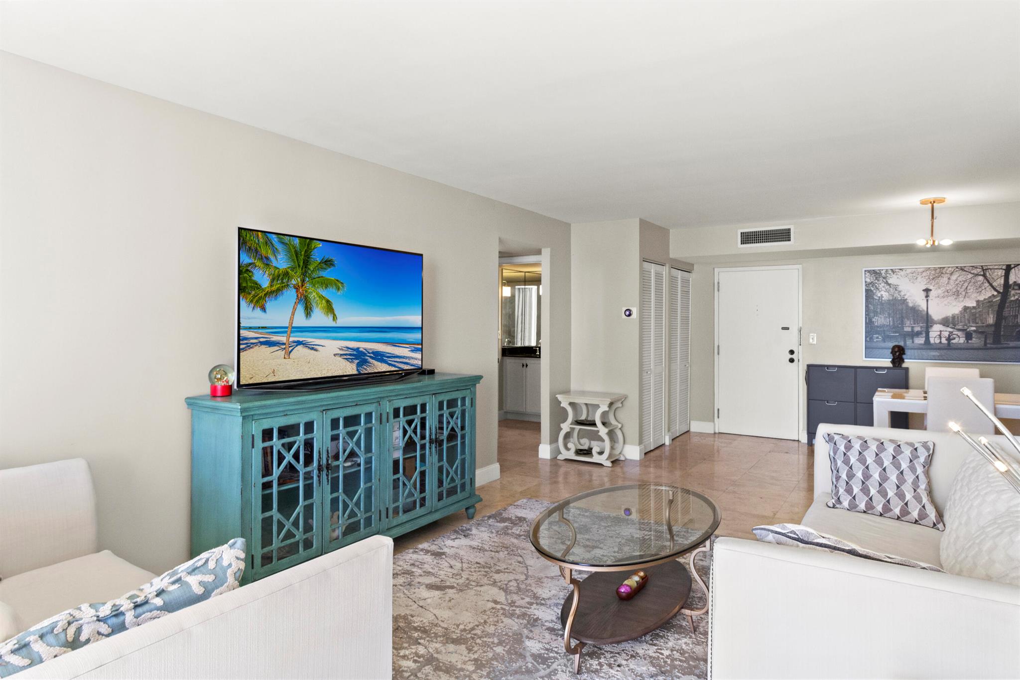 image Winston Towers 700 Condo7