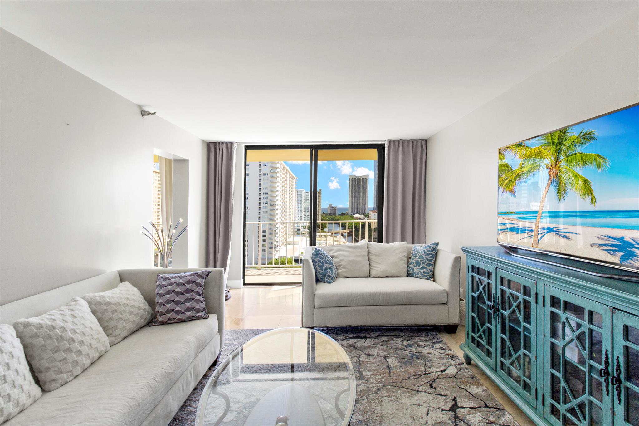 image Winston Towers 700 Condo8