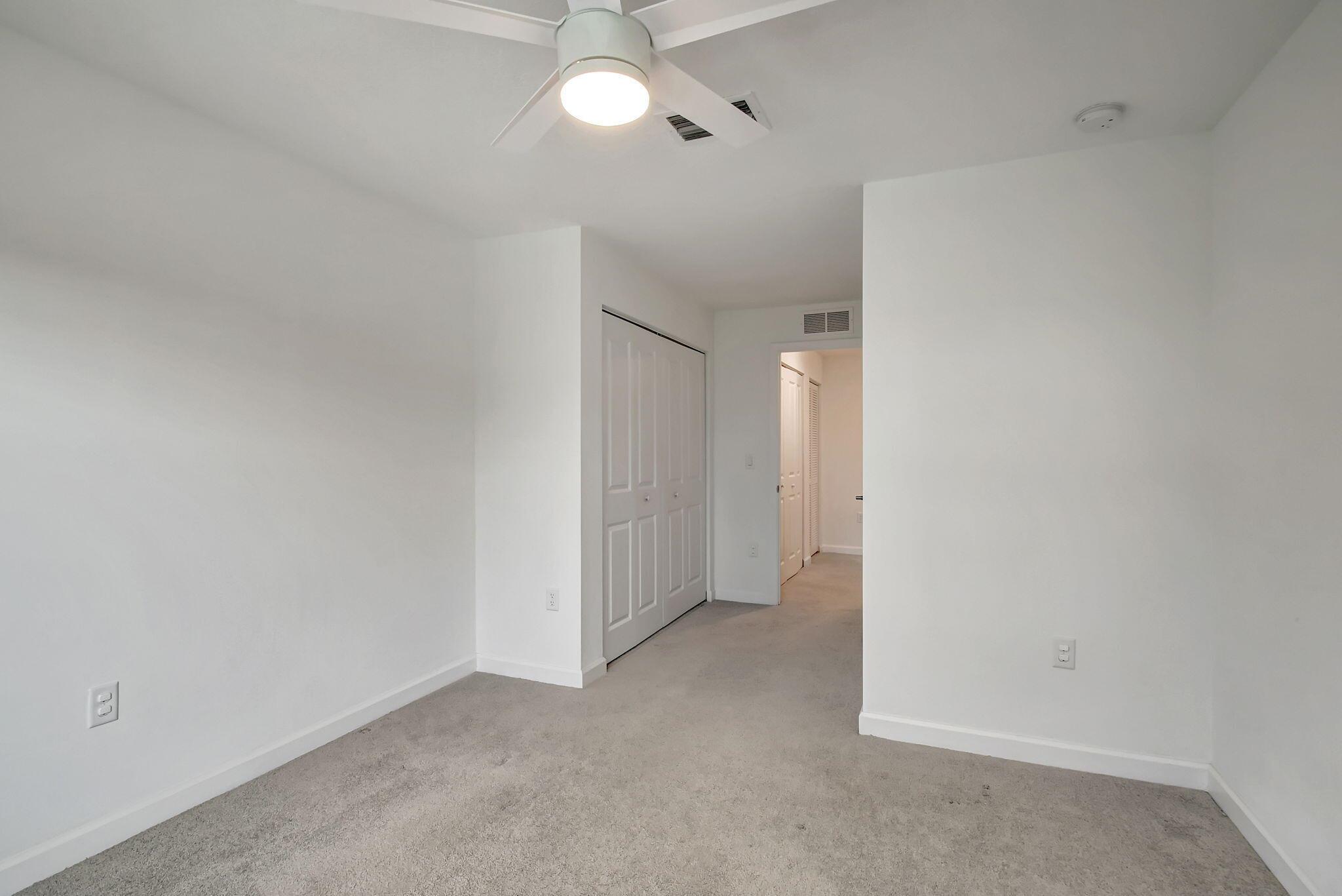 6851 Broadwater Ln Lake Worth, FL 33467