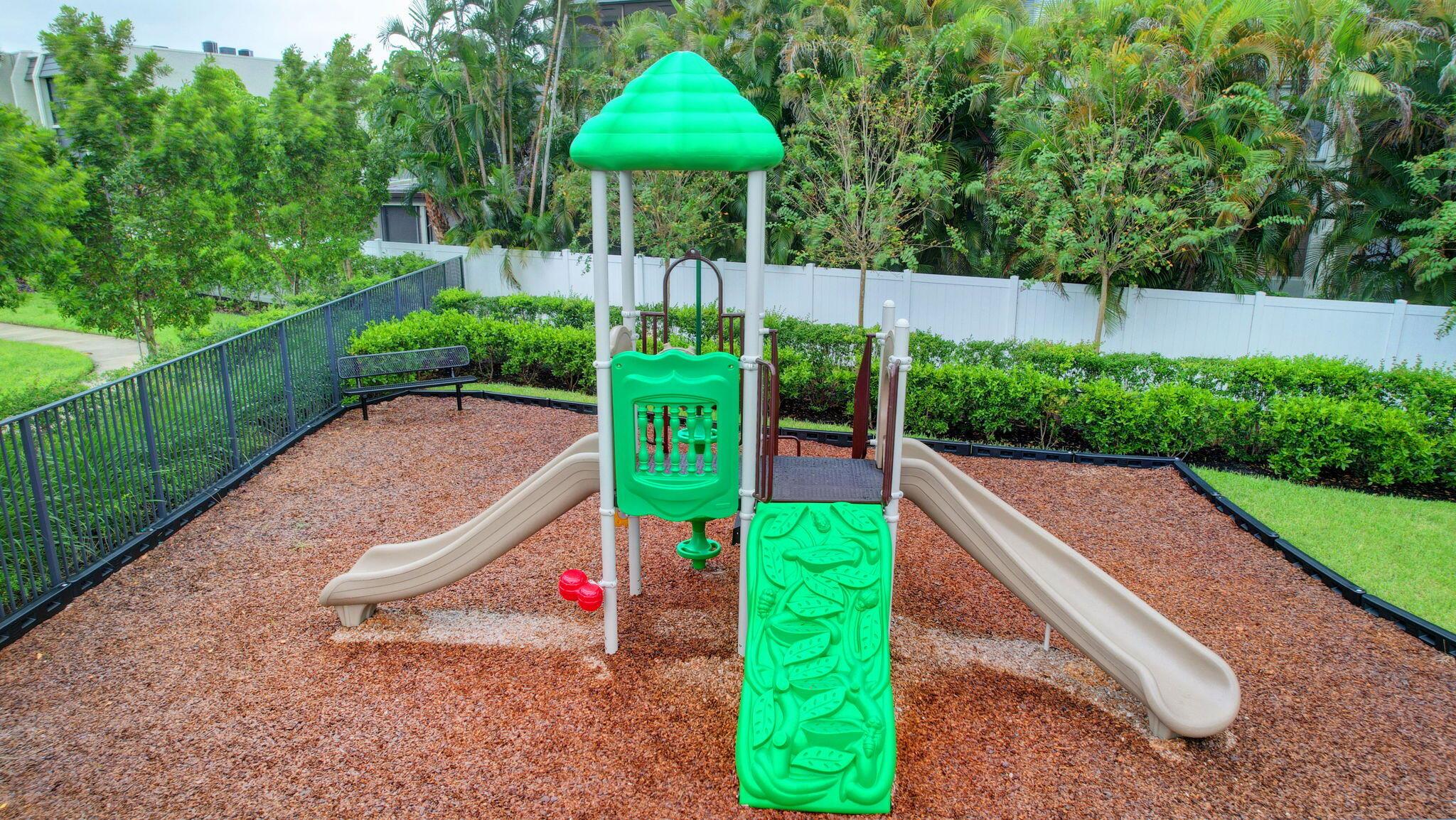 6851 Broadwater Ln Lake Worth, FL 33467