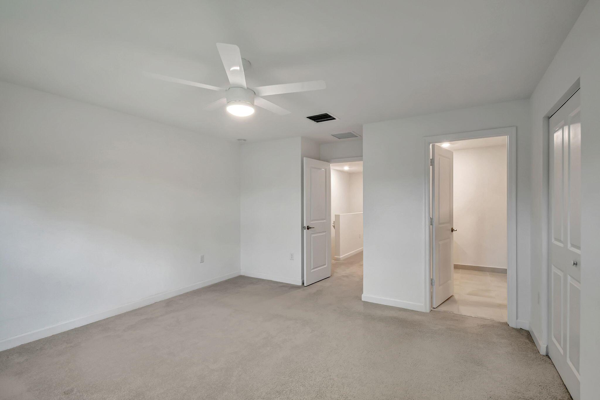 6851 Broadwater Ln Lake Worth, FL 33467