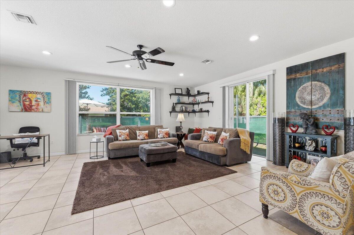 2151 NW 121st Ave Plantation, FL 33323