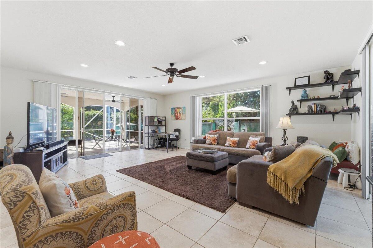 2151 NW 121st Ave Plantation, FL 33323