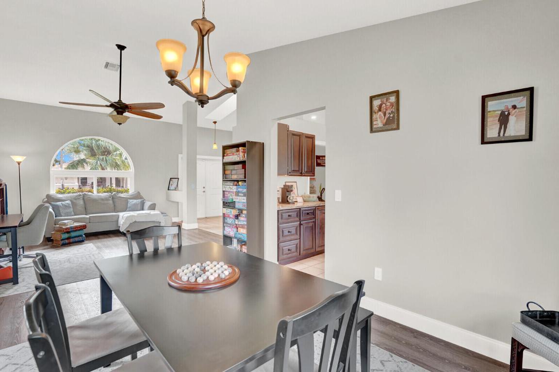 1068 Northumberland Ct Wellington, FL 33414