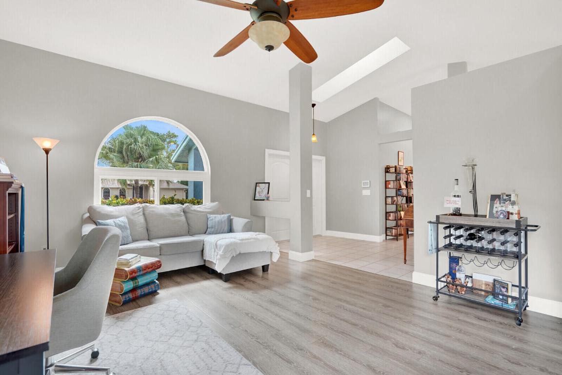 1068 Northumberland Ct Wellington, FL 33414