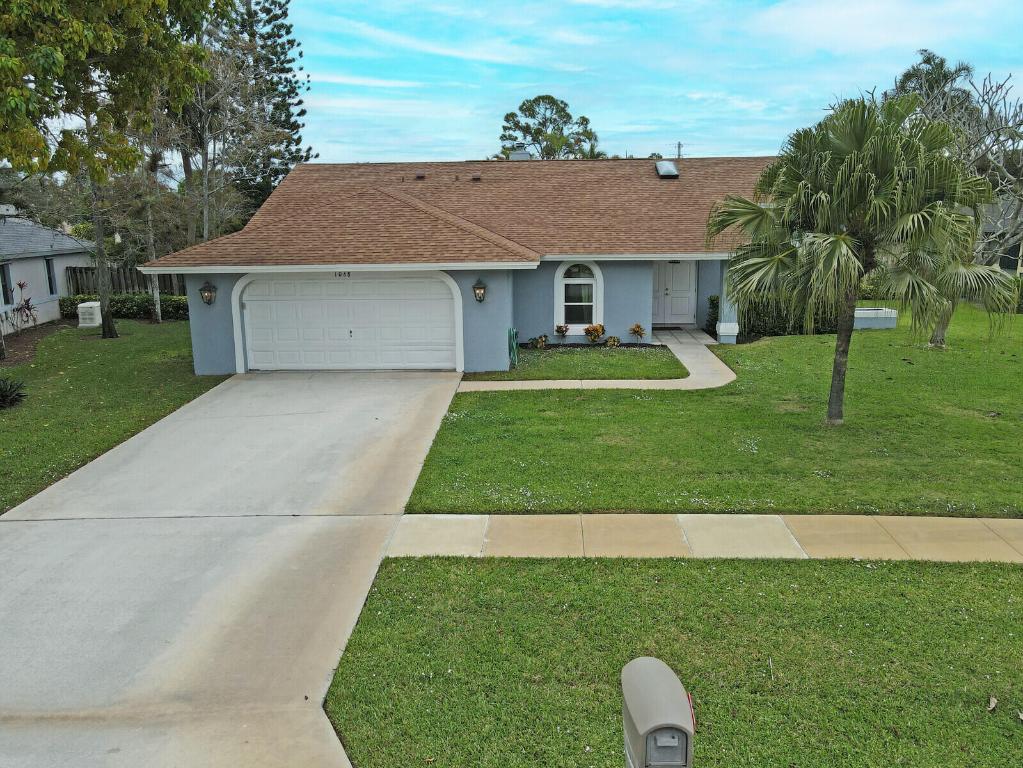1068 Northumberland Ct Wellington, FL 33414