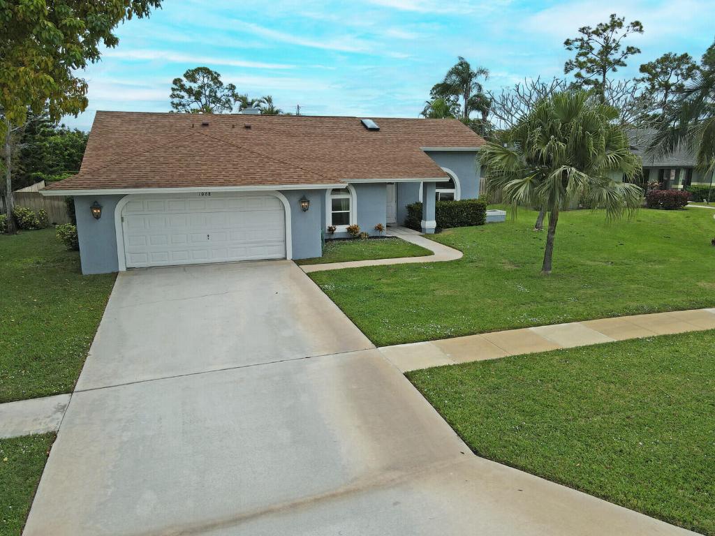 1068 Northumberland Ct Wellington, FL 33414