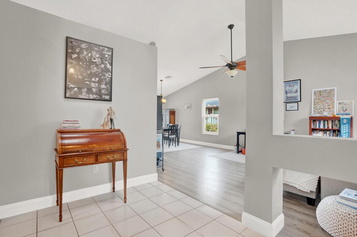 1068 Northumberland Ct Wellington, FL 33414