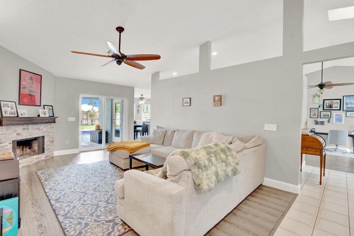 1068 Northumberland Ct Wellington, FL 33414